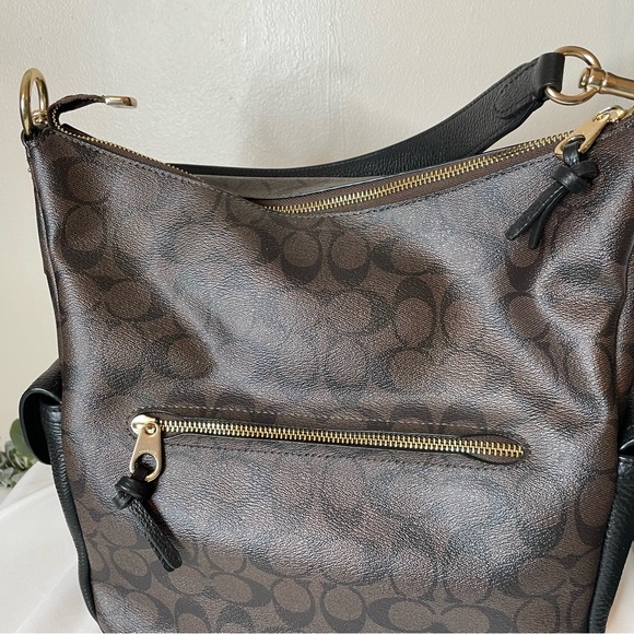 Coach NWT Signature coated canvas and refined pebble leather shoulder bag - Picture 11 of 11